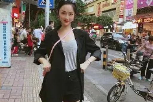 罗晋唐嫣罕见同框一起带女儿看电影破离婚传闻还是挺幸福的