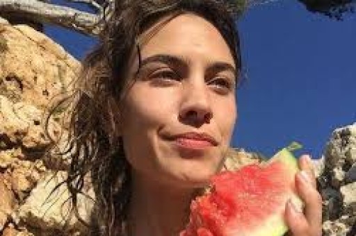 独家揭秘：明星八卦与热点事件汇总（金秀贤、包文婧、梁洛施等）